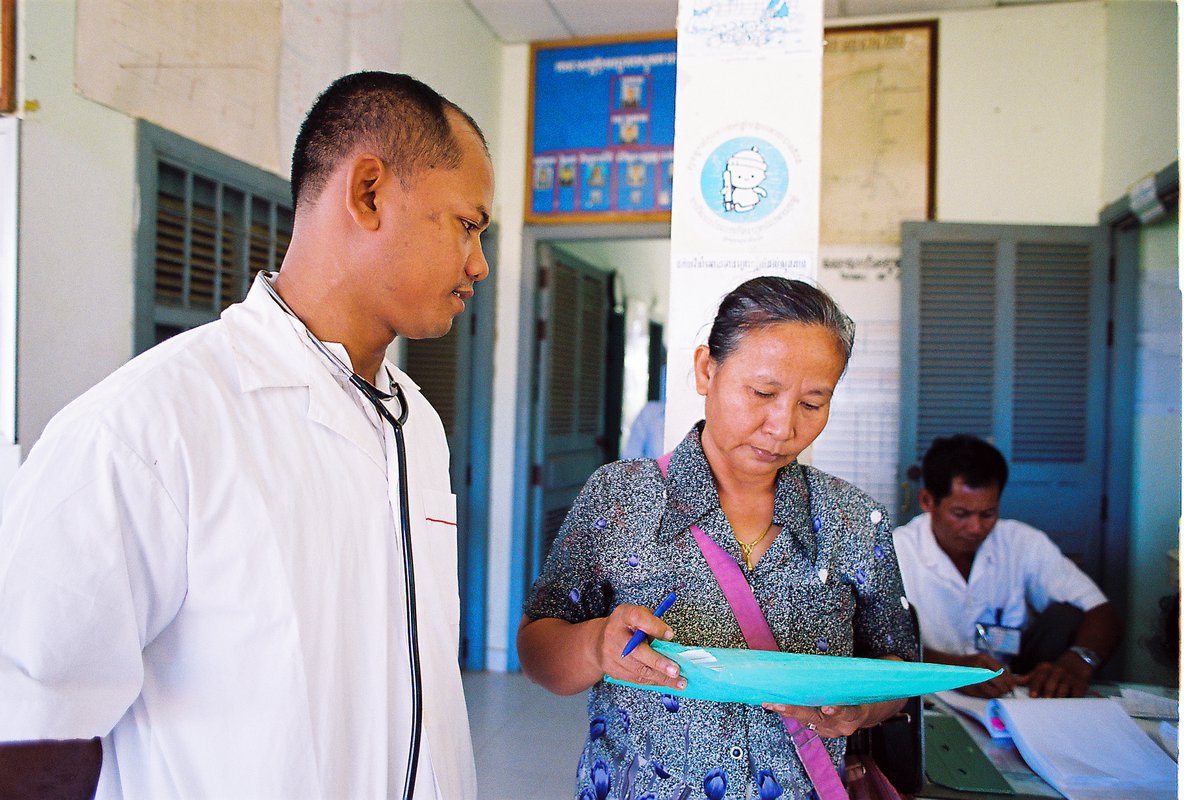 Healthworker and patient