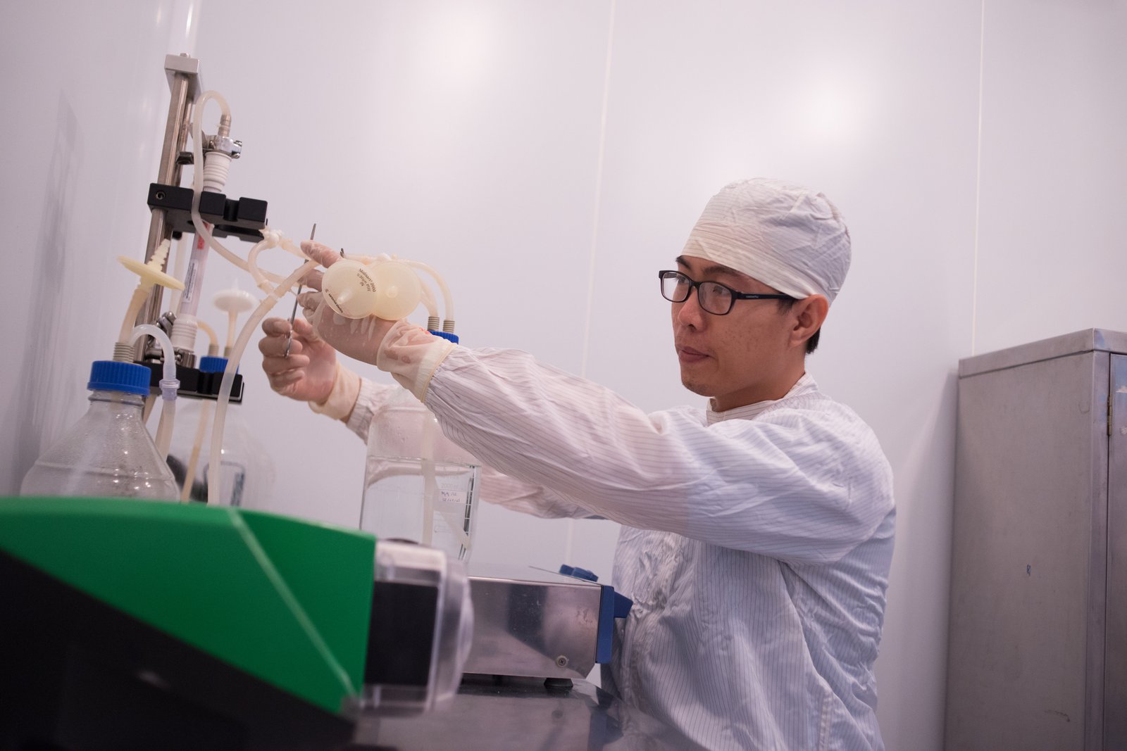 19267.jpeg Tuan Anh, a lab tech at IVAC in Vietnam. Photo: PATH/Matthew Dakin