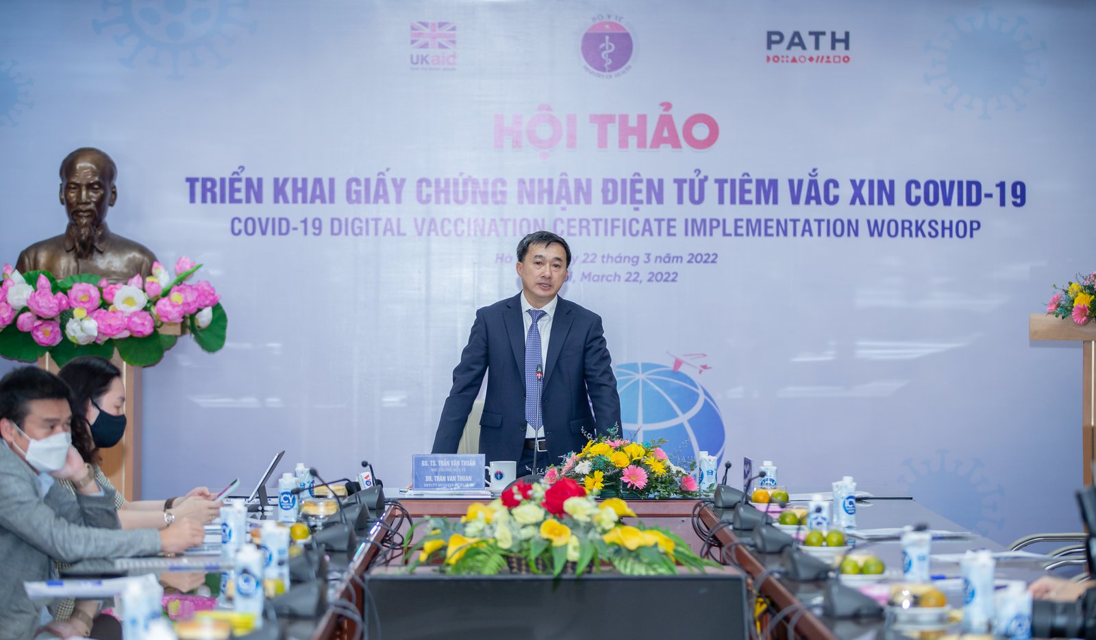Deputy Minister of the Vietnam MOH Tran Van Thuan chairing the workshop and giving the opening remarks. Photo-Vu Ngoc Dung..jpg