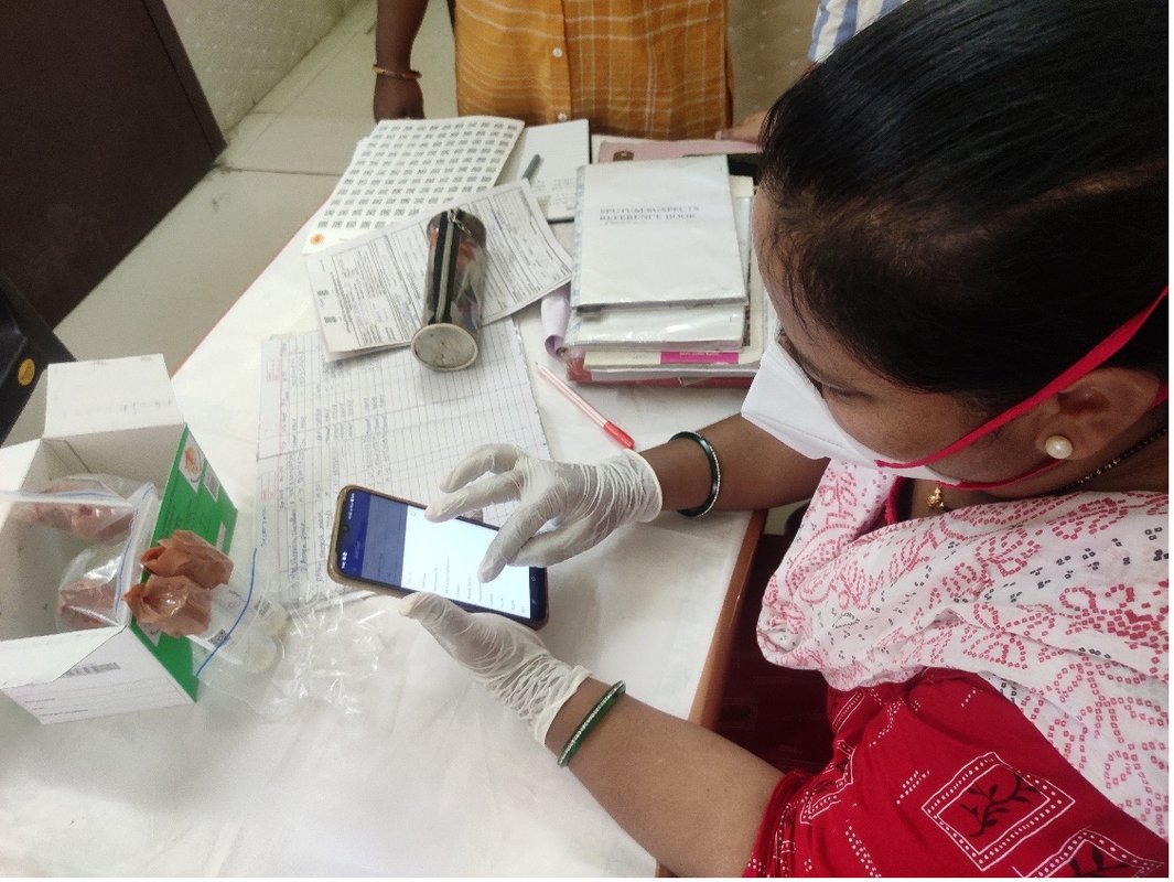 PATH’s team in Mumbai promotes the use of digital approaches and solutions to benefit patients, lab technicians, treatment coordinators, and health care providers. Photo: PATH.