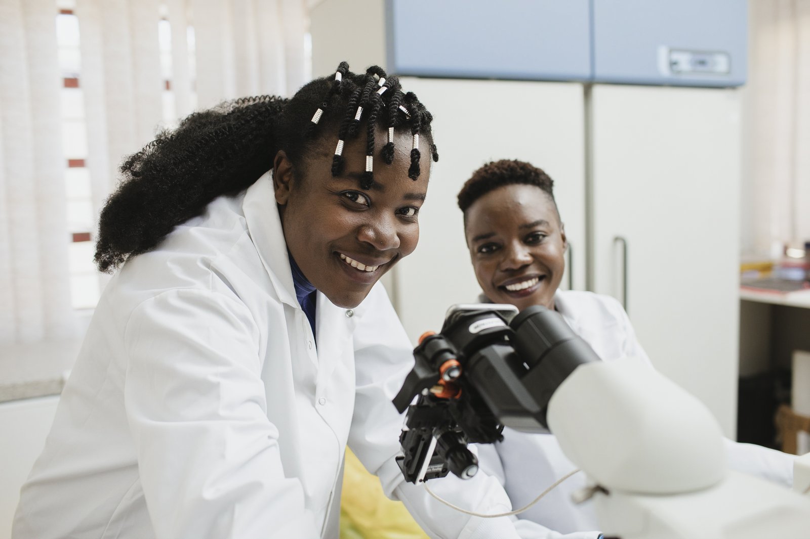 PATH collaborates with the Ministry of Health on surveillance, including in-country genomic sequencing. This can be used to track patterns of disease transmission and for early detection of outbreaks. Photo: PATH/ Enoch Kavindele Jr.