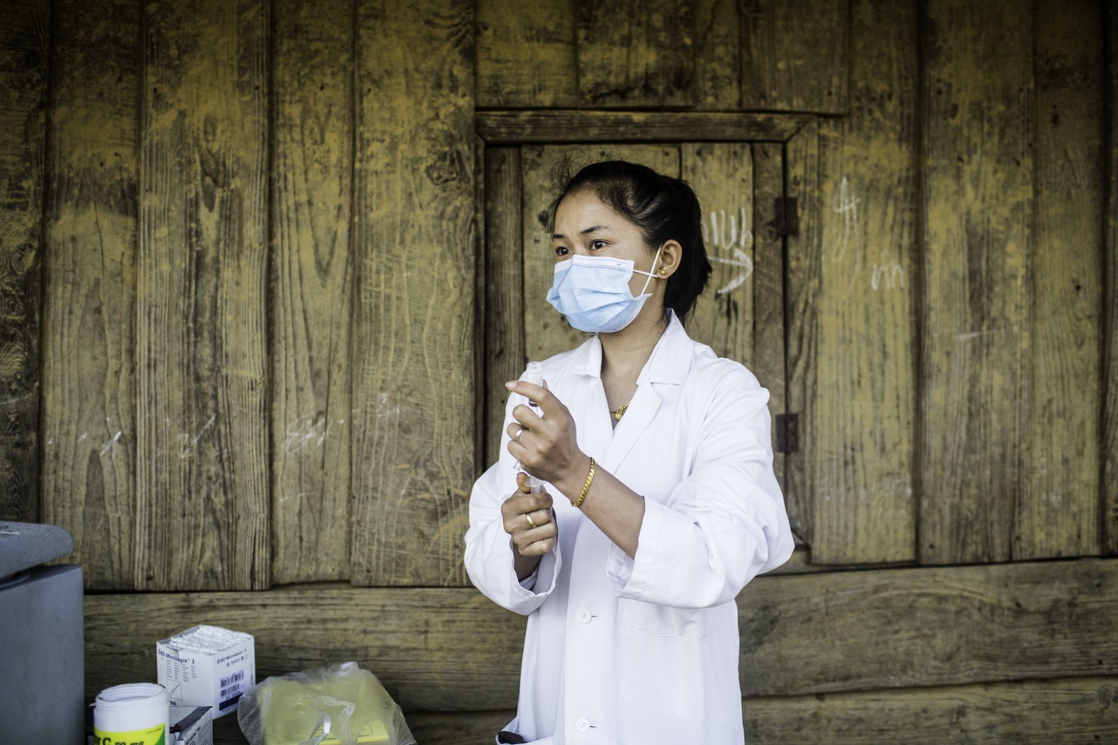 Vaccinator in Laos